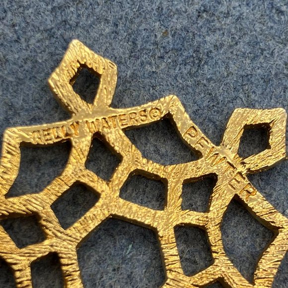 Kelly Waters Snowflake Pendant Pewter Necklace Gold Textured Delicate Chain Wint - Picture 9 of 13